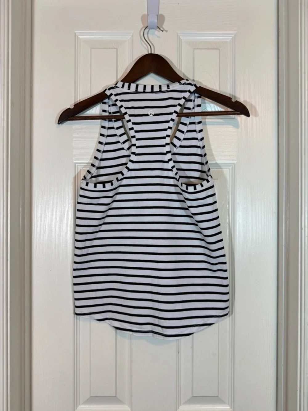 Lululemon Love Tank Classic Fit Yachtie Stripe White Black Size 4